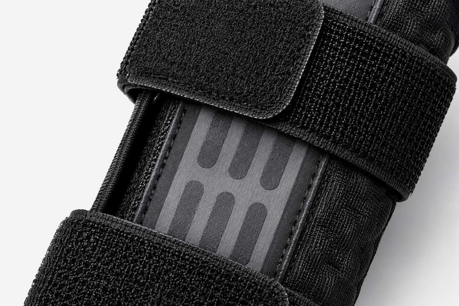 Detalle de tejido negro y costuras